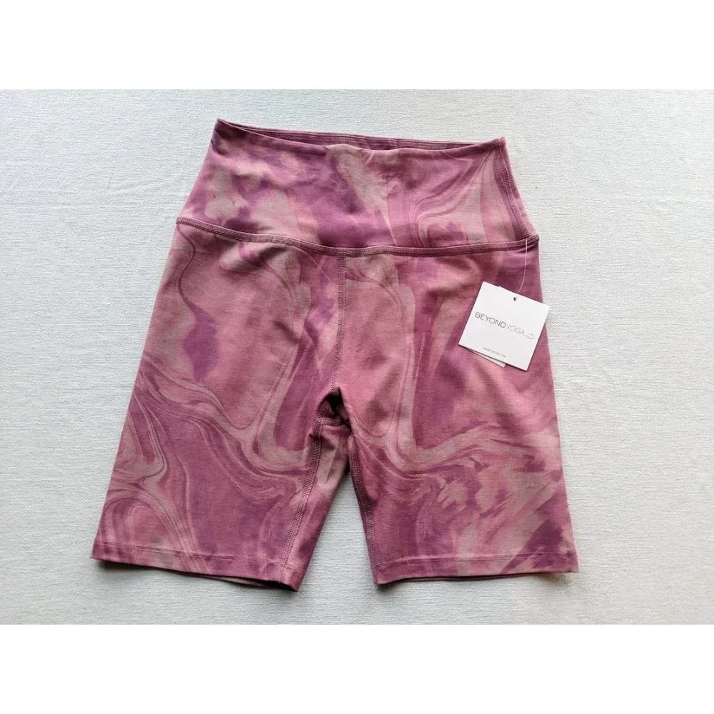 Beyond Yoga Shorts Size XS Athletic Pilates Biker Running Swirl PY5054 NEW‎